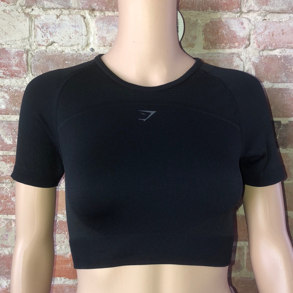Size S gymshark workout crop top